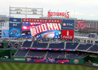 ป้ายโฆษณากลางแจ้งความละเอียดสูง LED นอกจอ LED 6,000 ถึง 8000 Cd / ตารางเมตร