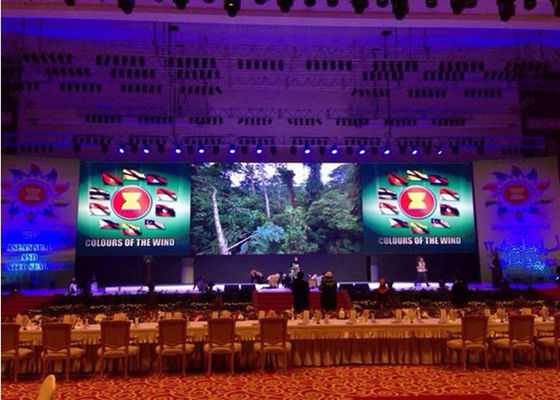 ช้อปปิ้งมอลล์จอแสดงผล LED สีในอาคารแบบเต็มผนัง P10 พร้อมแหล่งจ่ายไฟคู่