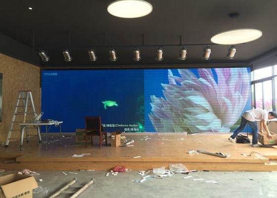 SMD P5 ด้านหน้าบริการจอแสดงผล LED ผนัง 1R1G1B สีเต็มรูปแบบในร่มหน้าจอวิดีโอ LED