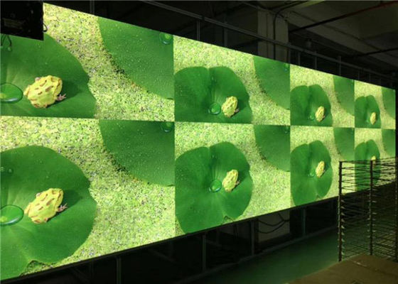 จอแสดงผล LED 2880hz HD พิกเซลขนาดเล็กระยะทาง LED สีเต็มรูปแบบโปสเตอร์ LED รับประกัน 12 เดือน