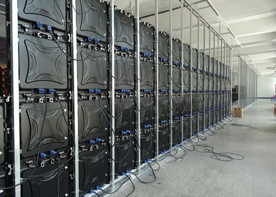 640X640mm SMD2121 P5 300W / M2 บาร์ DJ LED Screen 64x32 พิกเซล