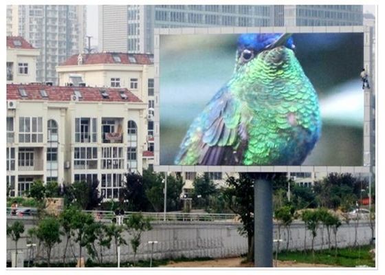 แบบพกพา SMD2020 900nits Creative LED Display Advertising P2.5