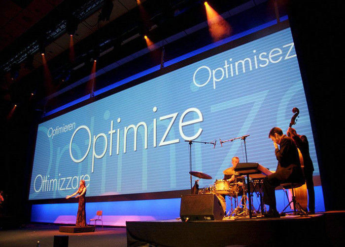 โคมไฟสีดำ SMD จอแสดงผล LED ในร่มคงที่ 1R1G1B ติดผนังสำหรับห้องประชุม