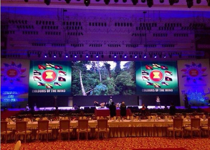 ช้อปปิ้งมอลล์จอแสดงผล LED สีในอาคารแบบเต็มผนัง P10 พร้อมแหล่งจ่ายไฟคู่