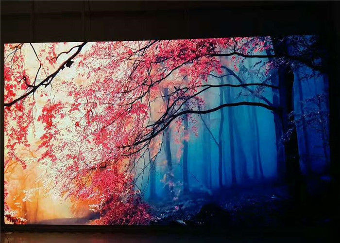 จอแสดงผล LED พิกเซลขนาดเล็กน้ำหนักเบากำแพงวิดีโอขั้นตอนการค้า P1.667