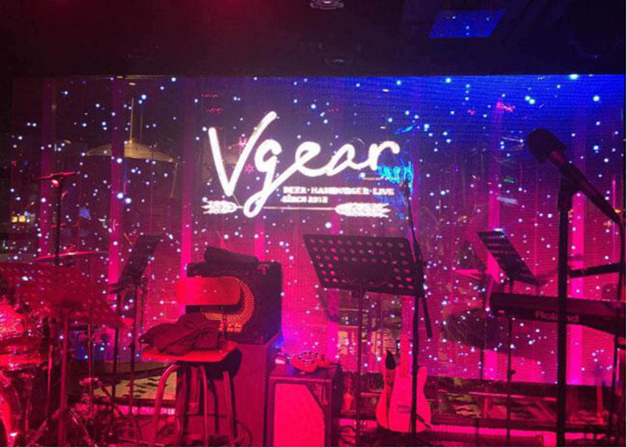 P15 จอแสดงผล LED แบบใส Clear สีเต็ม SMD3528 ประหยัดพลังงาน 65746 Dos / Sqm