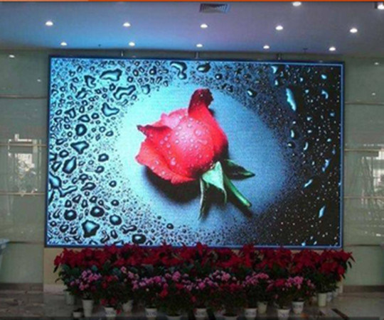 5500cd / m2 P10 Full Color Led Billboard 290W / m2 ตู้เหล็กเหล็ก