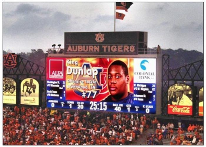 5000nits P10mm จอแสดงผล LED แบบเต็มจอแสดงผลกลางแจ้งแบบเลื่อน